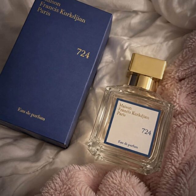 Perfume 724 de Maison Francis Kurkdjian con caja y frasco